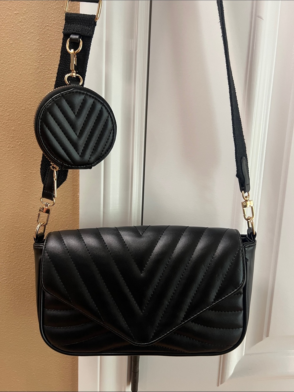 Quilted Black Crossbody Bag with Coin Pouch - Women